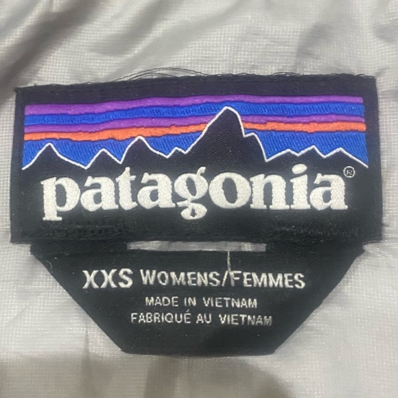 Patagonia Women’s Nano Puff Jacket in Feather Grey - Picture 3 of 3